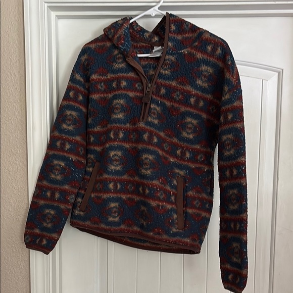 Cinch Other - Patterned Fleece Pullover